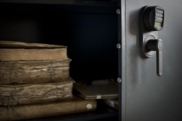 Kluis met preciosa, Universiteitsbibliotheek Antwerpen