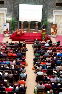 Foto van het publiek in de zaal tijdens het Groot Onderhoud 2012