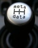 Versnellingspook met het woord 'metadata'